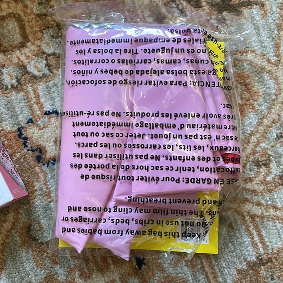 Sun Squad Bundle of New Blow Up Pool Toys (Comes With Original Box) - Picture 8 of 8